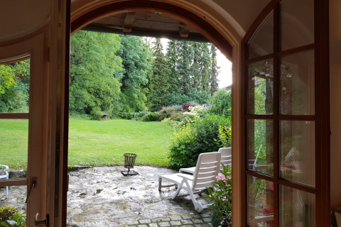 Zur-Terrasse-und-Liegeweise